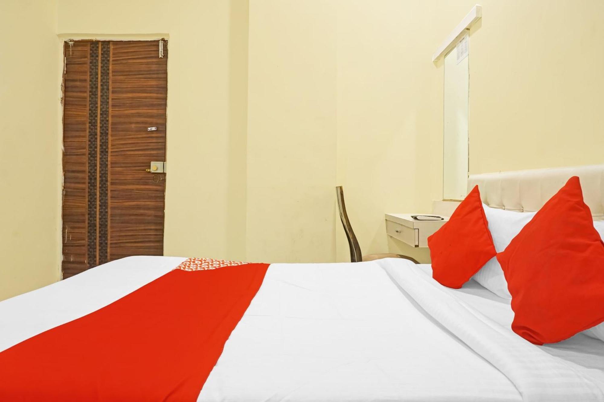 Hotel O 24K Inn Mundhwa Exterior photo
